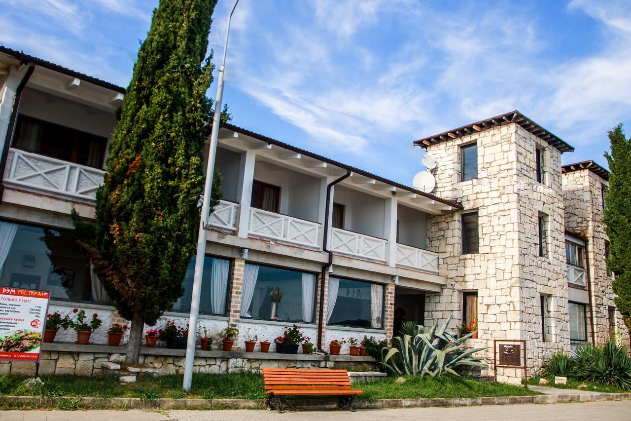 Dem Hotel Szuhumi Kültér fotó