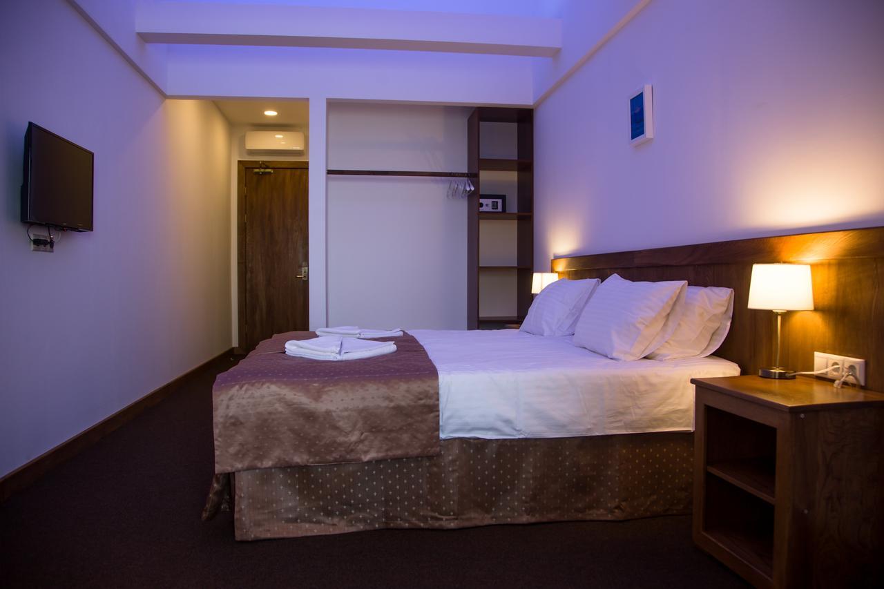 Dem Hotel Szuhumi Kültér fotó