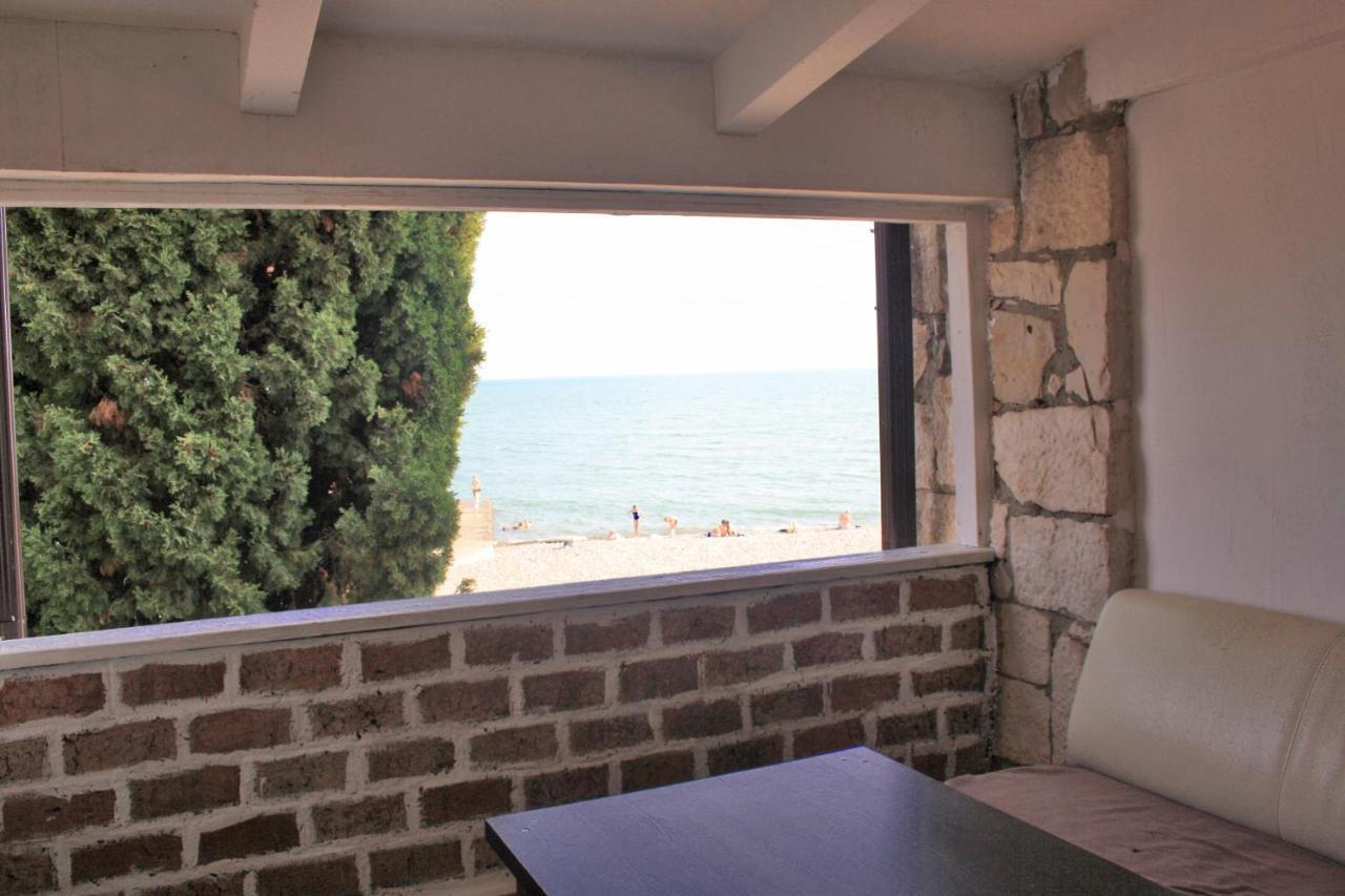 Dem Hotel Szuhumi Kültér fotó